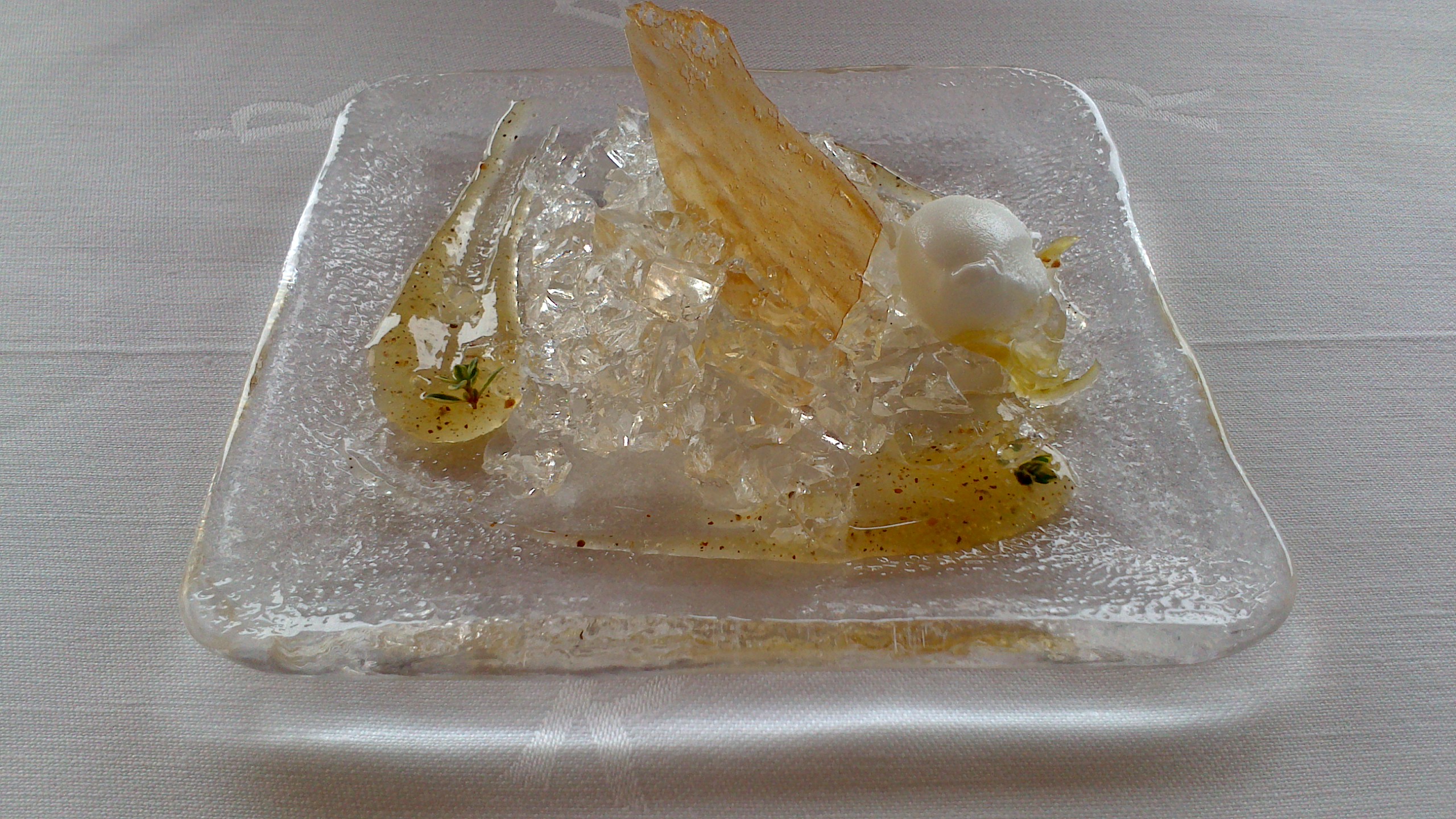 Restaurante Akelarre GT en plato.
